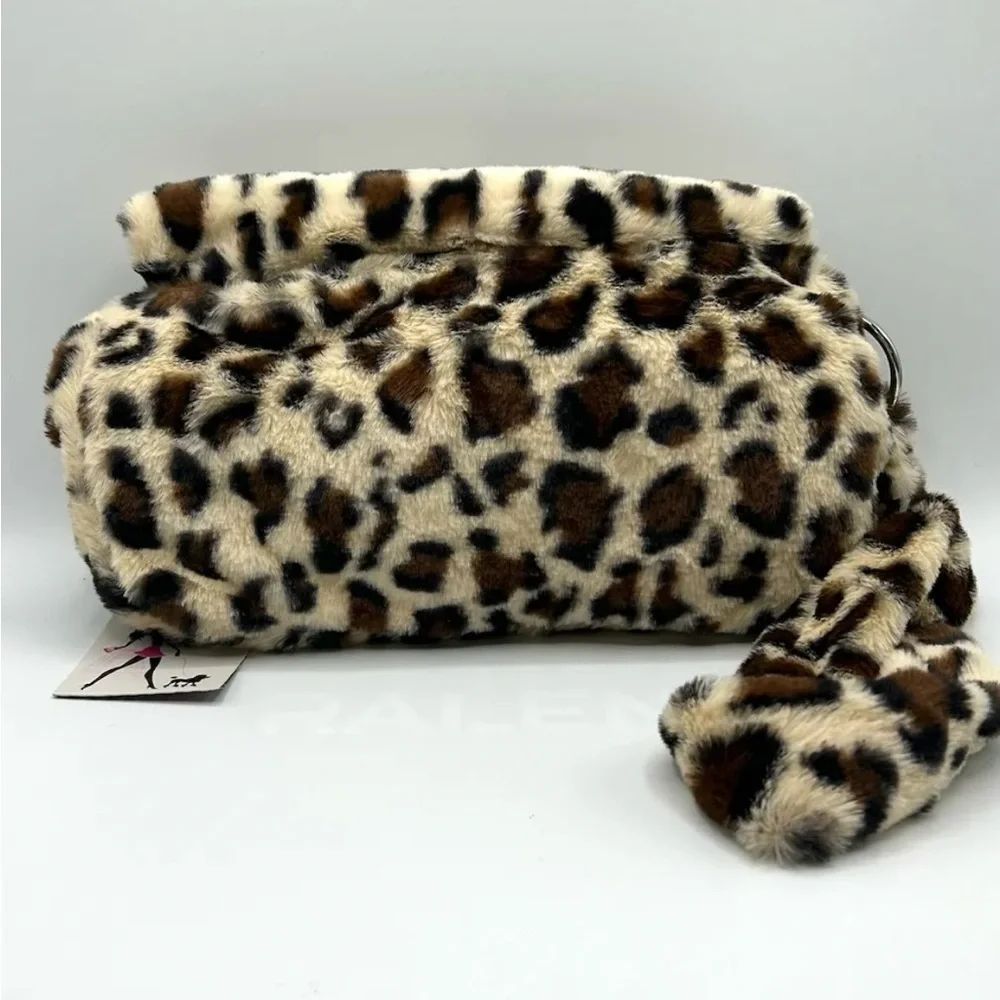 Gilda Paris stylish trendy